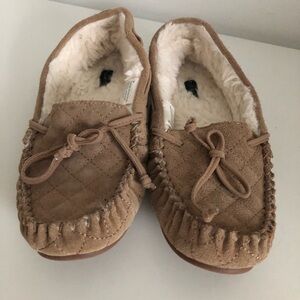 NWOT Talbots Suede Cozy Faux-Shearling Moccasin Slippers in Tan